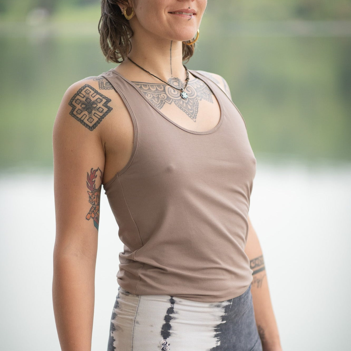 Yoga Shirt Damen aus Bambus Faser - Klassik Top Mud