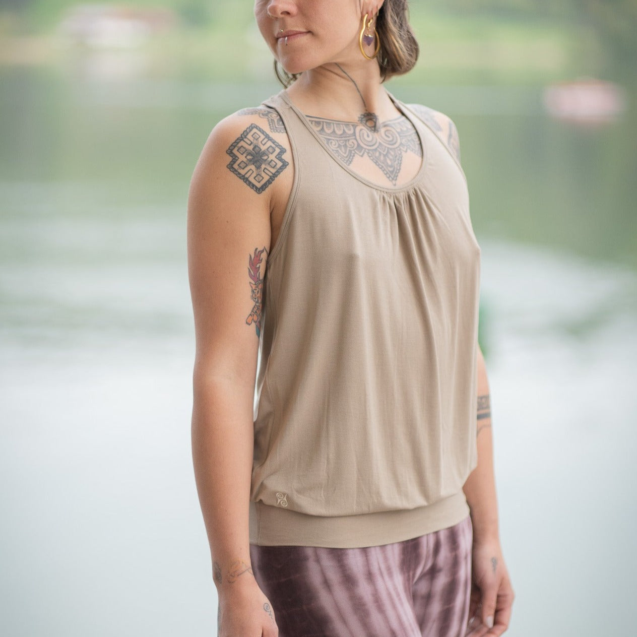 Yoga Top Damen aus Bambus Faser - Cute Shirt Mud