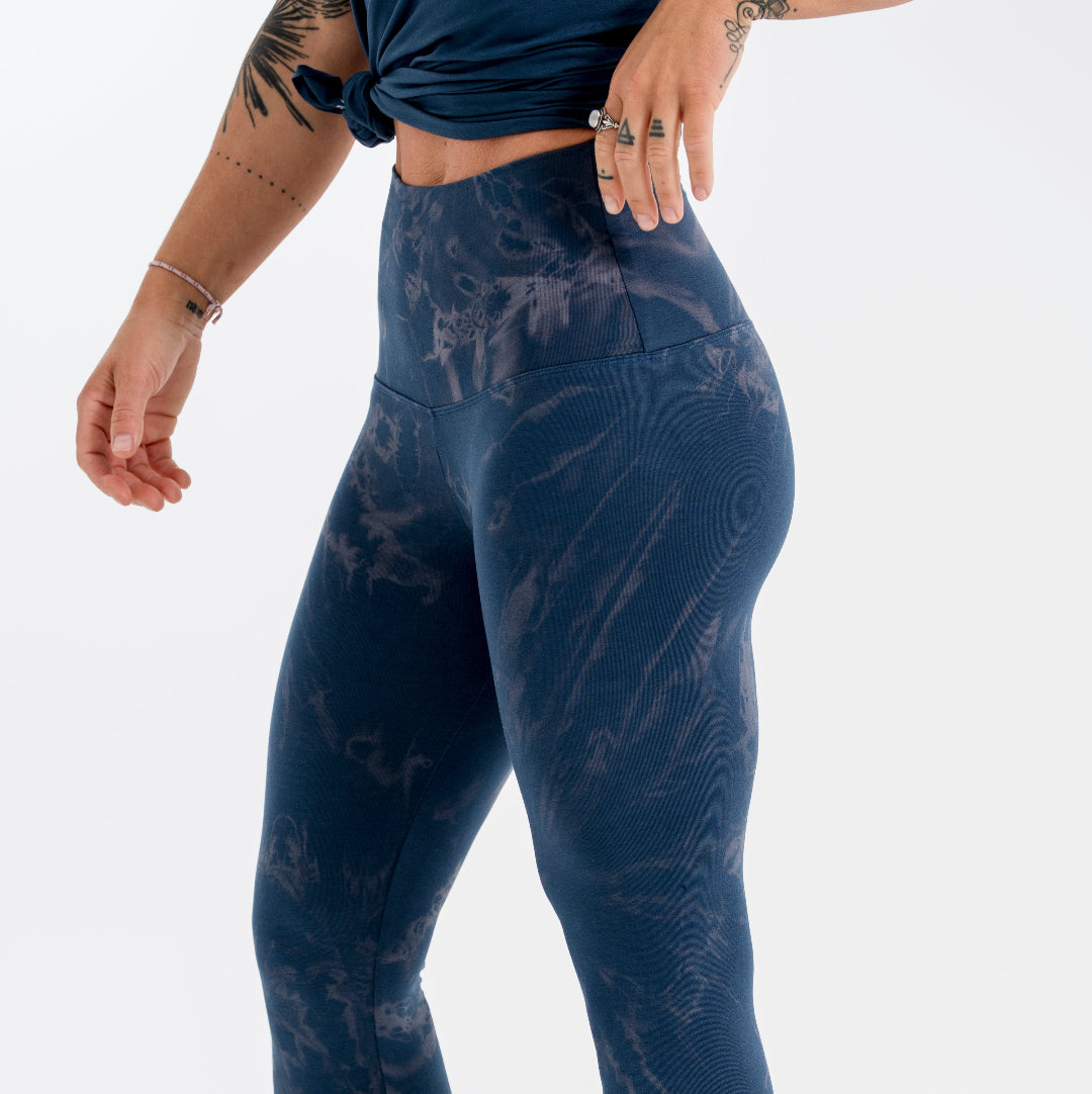 Yoga Leggings Damen aus Bambus Mix - Lost in Space Indigo NEU (Dünnes Material)
