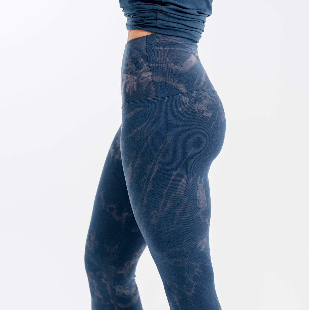 Yoga Leggings Damen aus Bambus Mix - Lost in Space Indigo NEU (Dünnes Material)