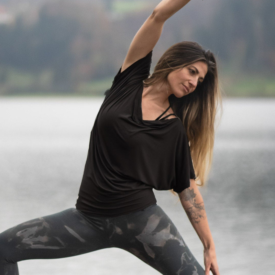Yoga Shirt Women made of Bamboo Mix - Waterfall Top short Black NEW